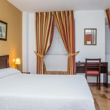 San Cayetano ホテル 2*