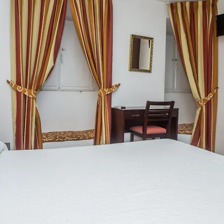 San Cayetano Hotell 2*