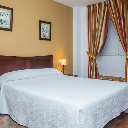 Hotel San Cayetano 2*