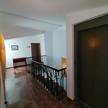 Hotel San Cayetano 2*