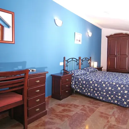 Hotel San Cayetano 2*