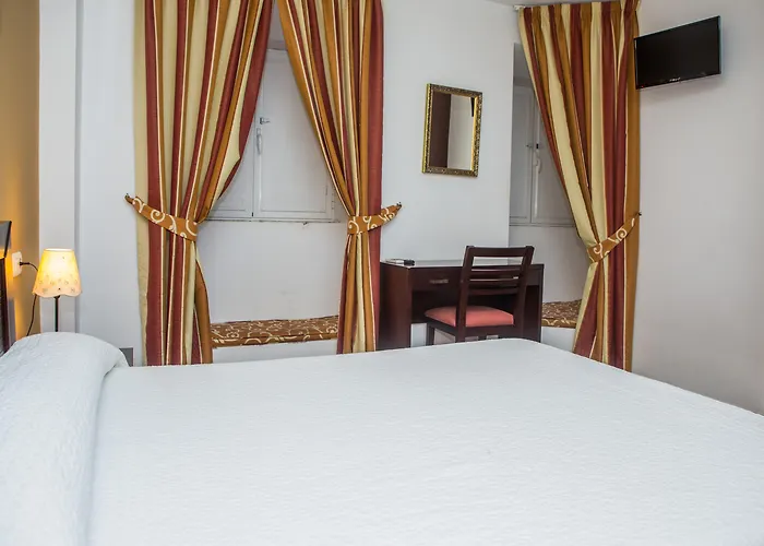 San Cayetano Hotell 2*