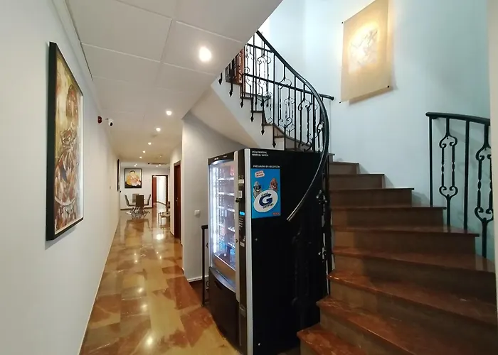 San Cayetano Hotell 2*