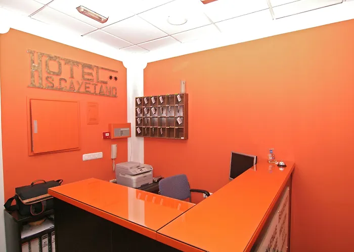 Hotel San Cayetano 2*