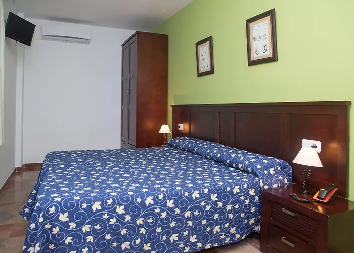 San Cayetano Hotell 2*