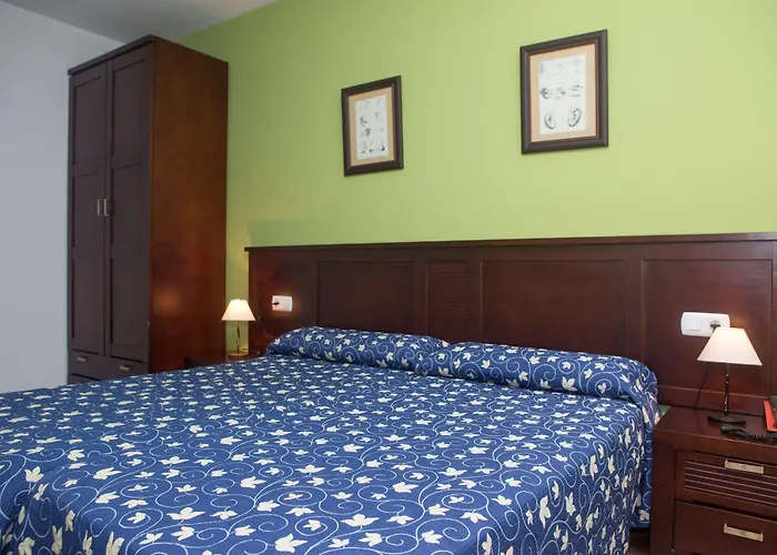 Hotell San Cayetano 2*